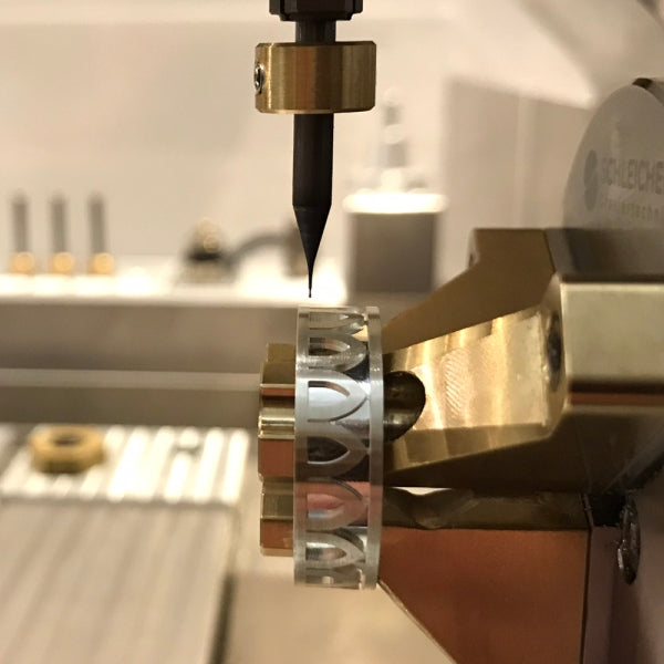 milling center for micromachining: milling of a jewelry ring