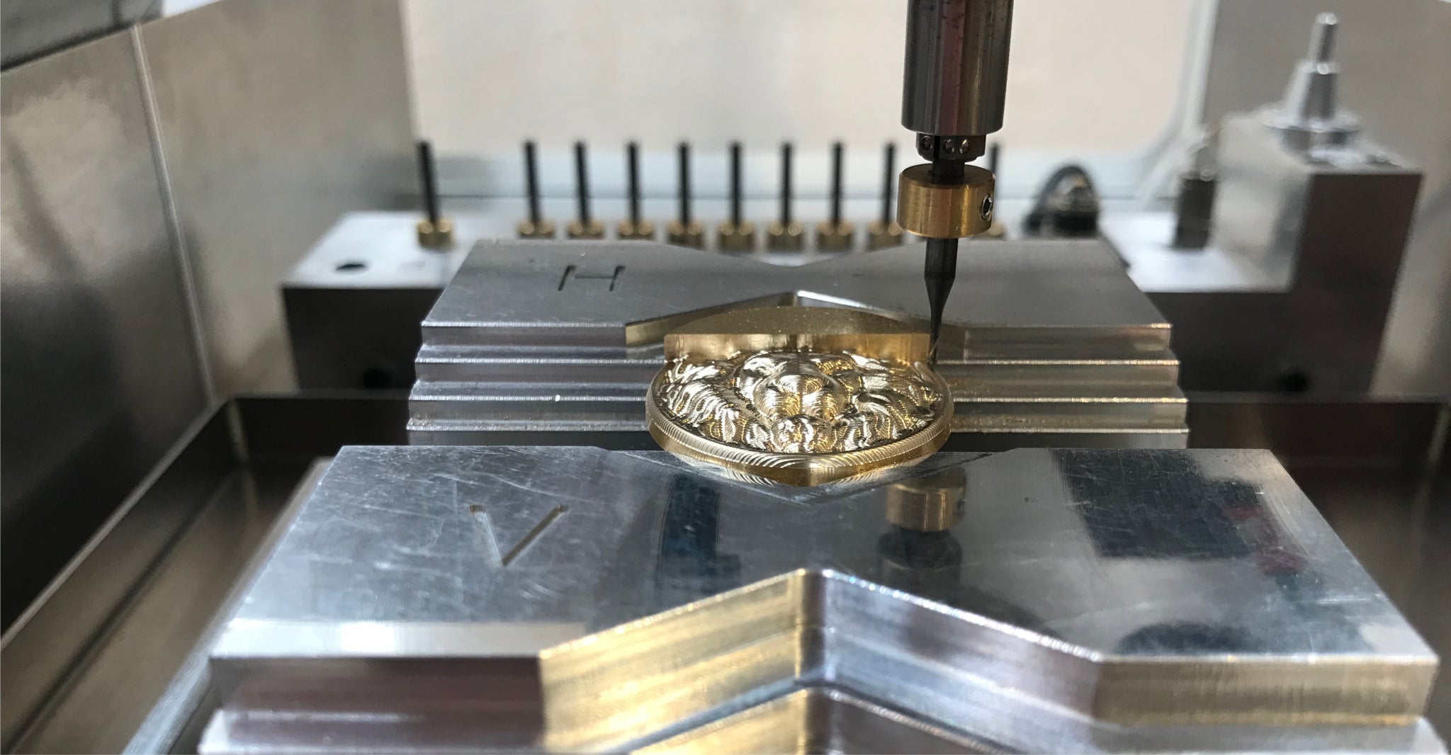 Milling center for micromachining: production of 3D engravings